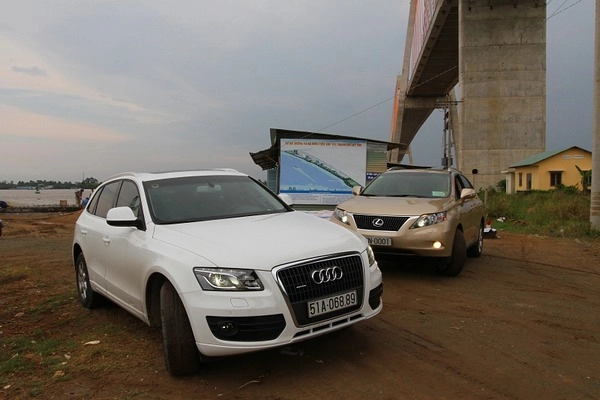 Audi q5 đọ sức cùng lexus rx350
