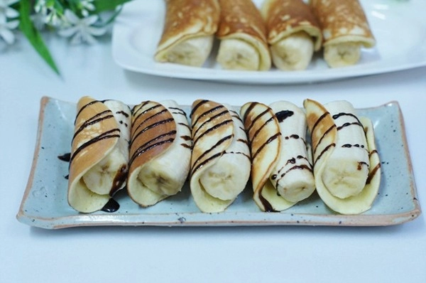 Bánh pancake cuộn chuối cho bữa sáng ngon miệng