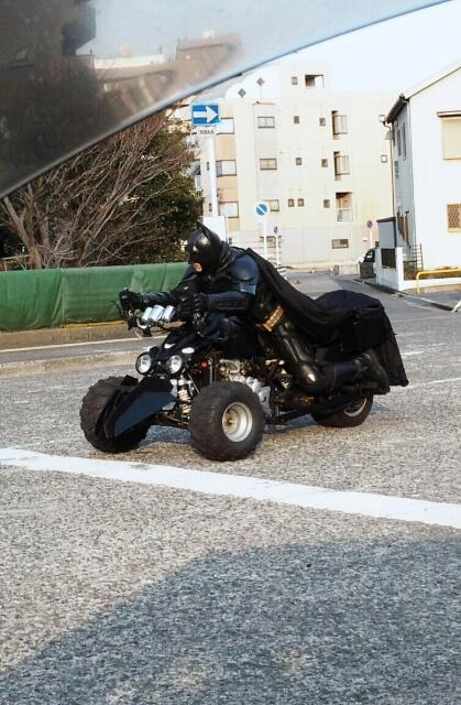 batman biker chạy xế độ siêu khủng trên đường phố nhật bản