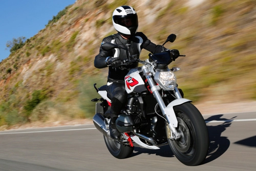 Bmw r1200r nâng cấp toàn diện với phiên bản 2015