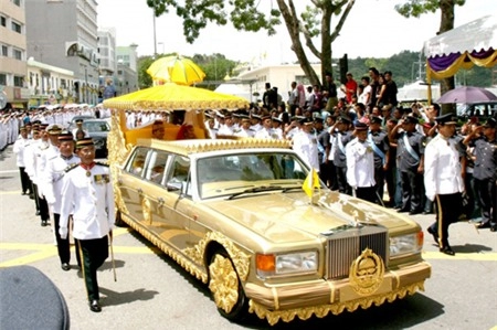 Bộ sưu tập 7000 xế khủng của quốc vương brunei giàu nhất thế giới