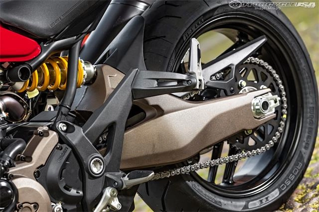 Cận cảnh ducati monster 821 2015 quái vật của đường phố