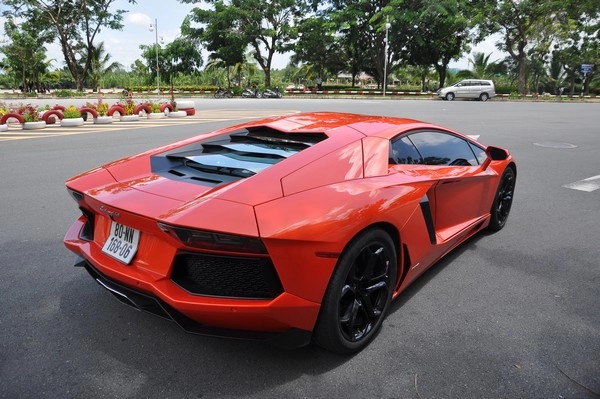 Cận cảnh siêu xe lamborghini aventador lp700-4 tại việt nam