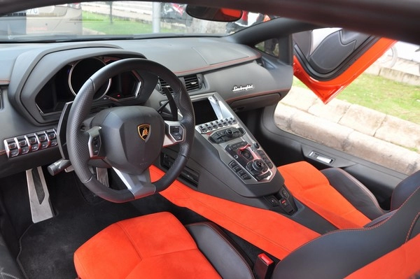 Cận cảnh siêu xe lamborghini aventador lp700-4 tại việt nam