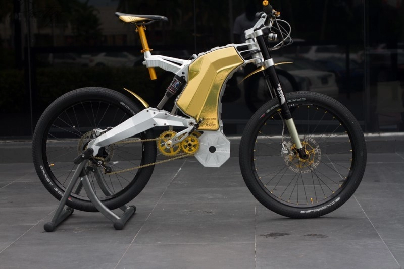 Cận cảnh xe đạp điện mạ vàng giá gần 12 tỷ đồng