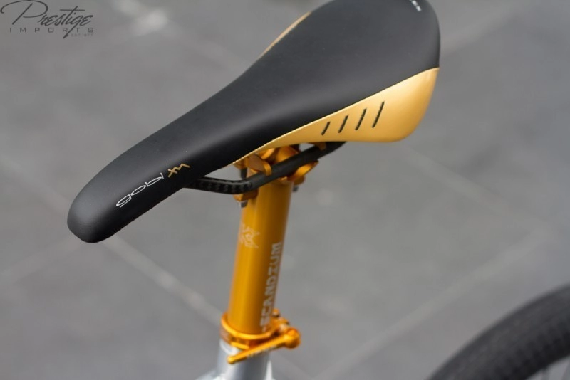 Cận cảnh xe đạp điện mạ vàng giá gần 12 tỷ đồng