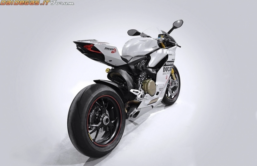 Ducati 1199 demonstrator quá đẹp cho 1 cuộc tình