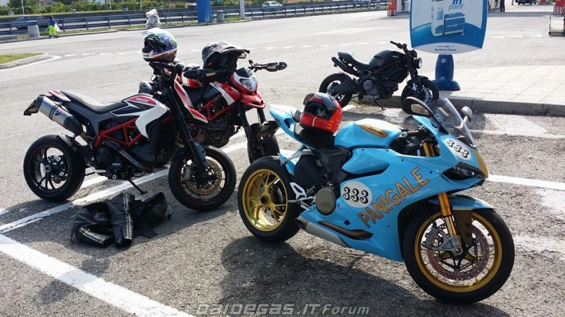 Ducati 1199 panigale xanh rizla lạ