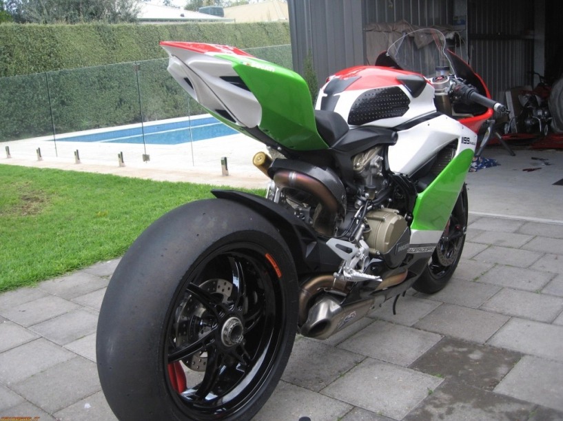 Ducati 1199 s panigale tricolore cỗ máy siêu lòng mọi con tim