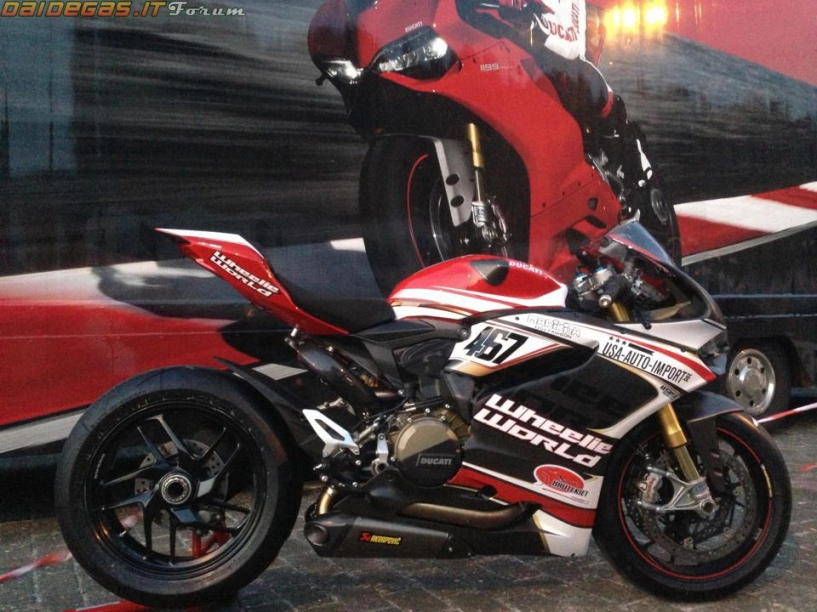 Ducati 1199 wheelie world - ấn tượng khó phai