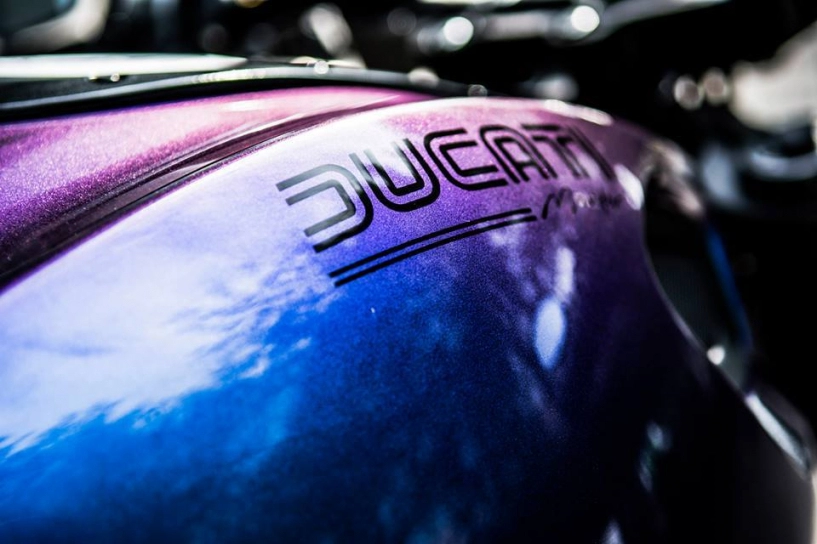 Ducati 795 lạ mắt với sơn chuyển màu