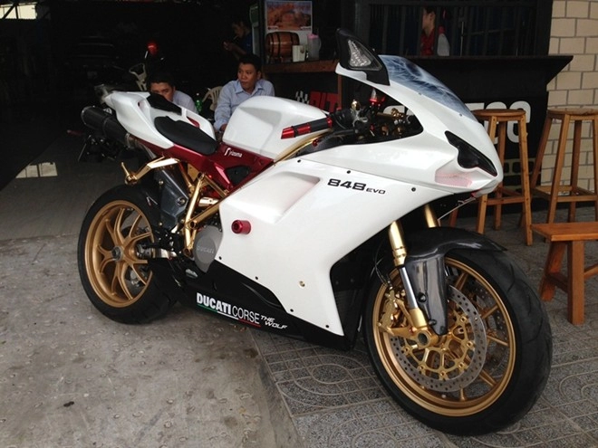 Ducati 848 evo dát vàng 