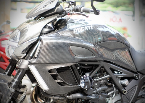 Ducati diavel bản độ full carbon của biker việt nam