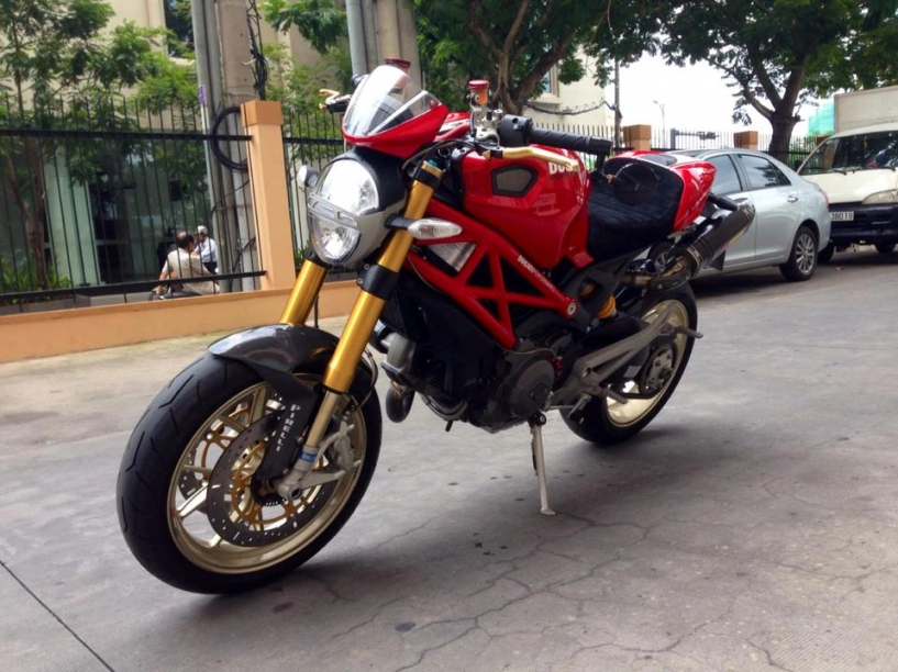 Ducati monster 1100s abs 2010 ấn tượng trên phố việt