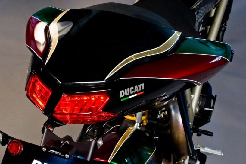 Ducati streetfighter s nét đẹp không thể cưỡng