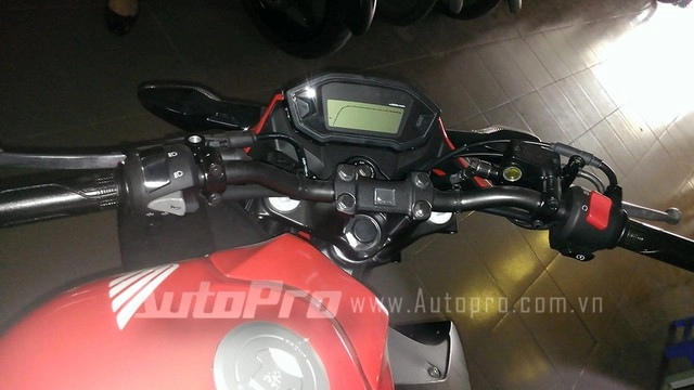 Honda cb300f đầu tiên tại hà nội ảnh chi tiết