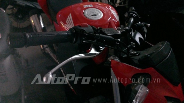 Honda cb300f đầu tiên tại hà nội ảnh chi tiết