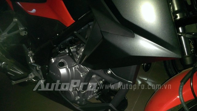 Honda cb300f đầu tiên tại hà nội ảnh chi tiết