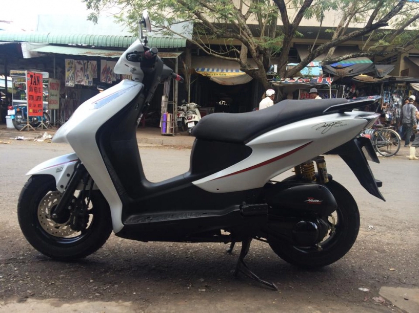 Honda dylan độ phong cách sporty rất cá tính