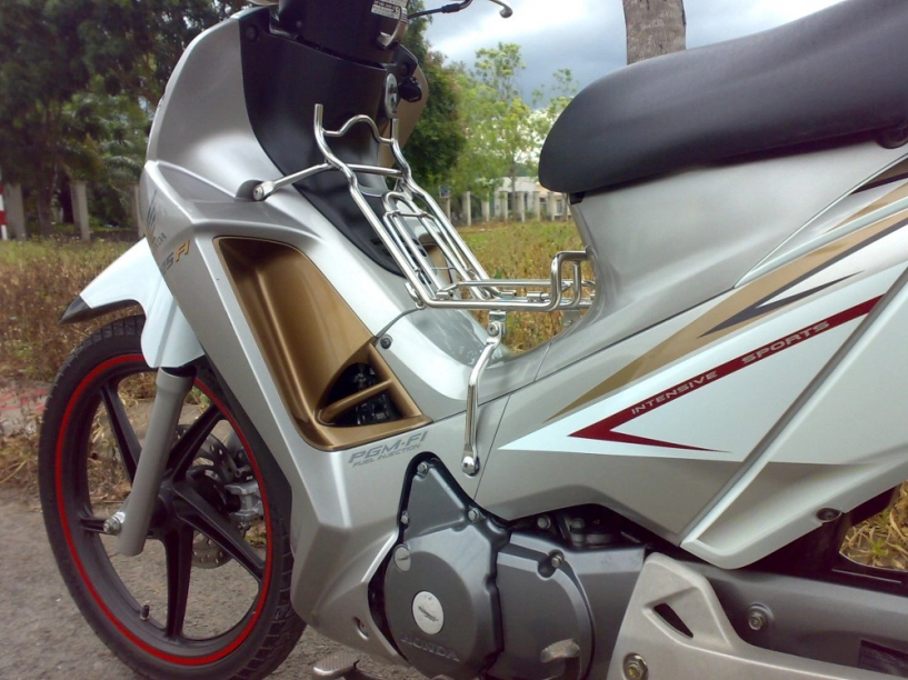 Honda future x 125 fi trắng-bạc-vàng 2011