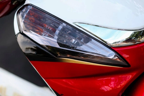 Honda sh300i độ phong cách với phiên bản sơn airbrush