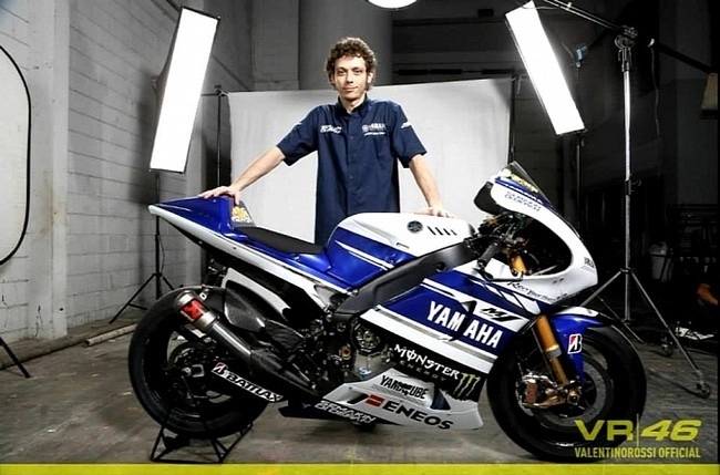 Jorge lorenze và valentino rossi giới thiệu mẫu motogp 2014 mới của team blue