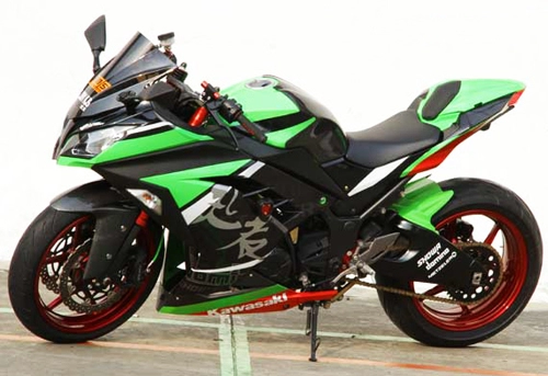 Kawasaki ninja 250r ba màu hầm hố