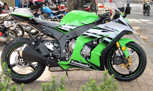 Kawasaki ninja zx-10r 2015 vừa cập cảng sài gòn