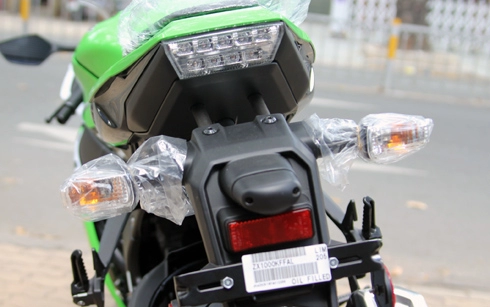 Kawasaki ninja zx-10r 2015 vừa cập cảng sài gòn