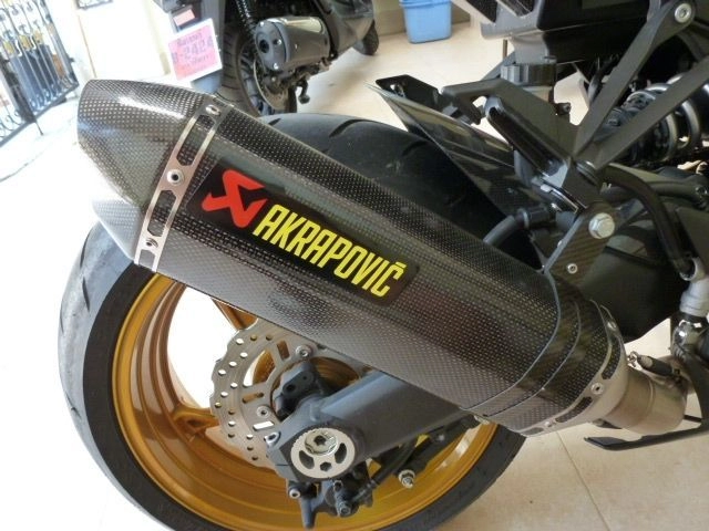 Kawasaki z1000 ép cân làm siêu mẫu