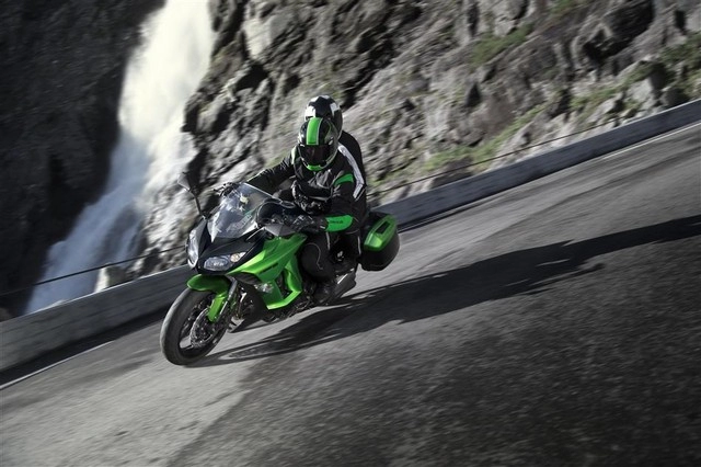 Kawasaki z1000sx 2015 vừa trình làng với giá bán gần 330 triệu đồng