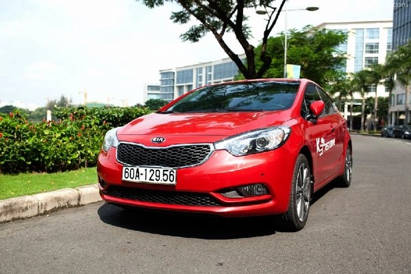 Kia k3 nhiều đồ chơi vận hành êm ái