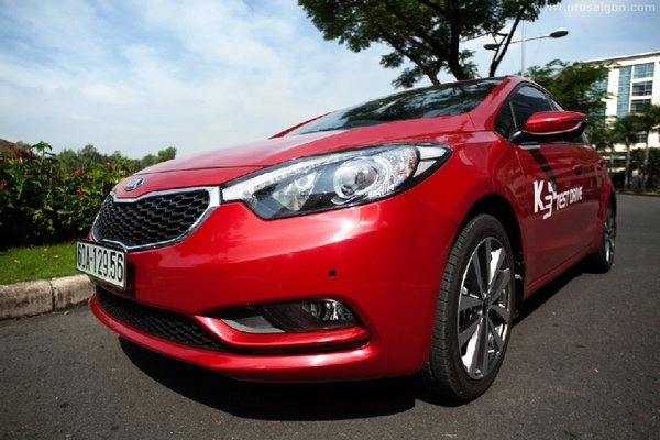 Kia k3 nhiều đồ chơi vận hành êm ái