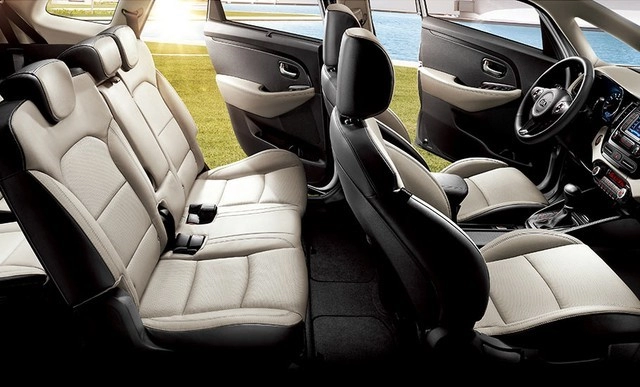 Kia rondo đối thủ mới của toyota innova