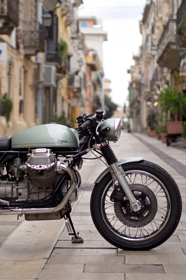 Moto guzzi eroica nét đẹp lai giữa cafe racer và tracker