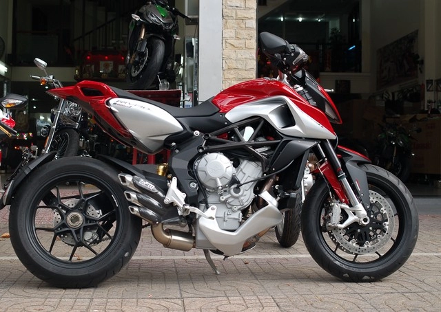 Mv agusta rivale 800 2014 đầu tiên tại sài gòn