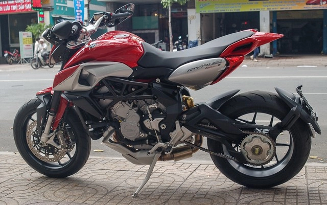 Mv agusta rivale 800 2014 đầu tiên tại sài gòn