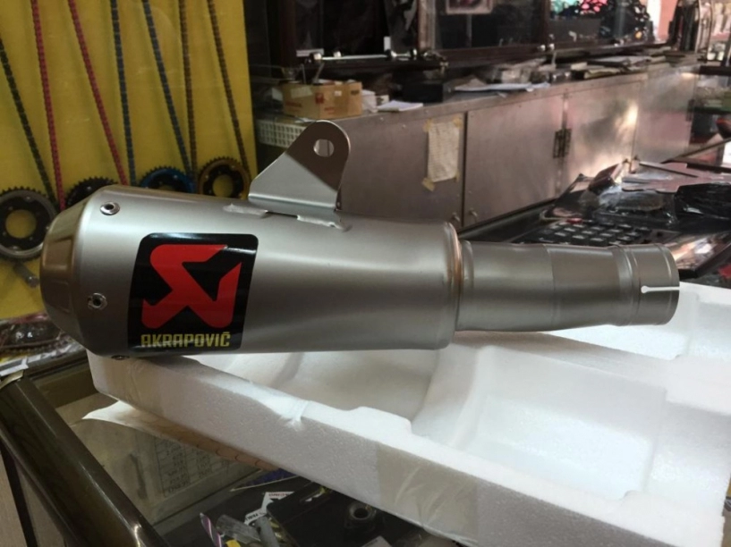 Những mẫu pô akrapovic đình đám hiện nay