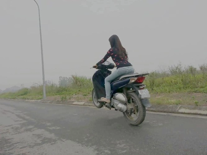 Những pha bốc đầu xe honda sh cực đỉnh