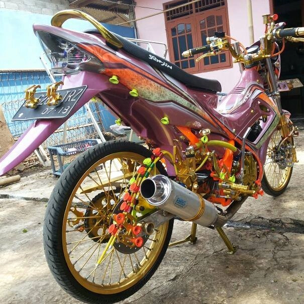 Satria f dịu dàng với màu hồng mạ vàng