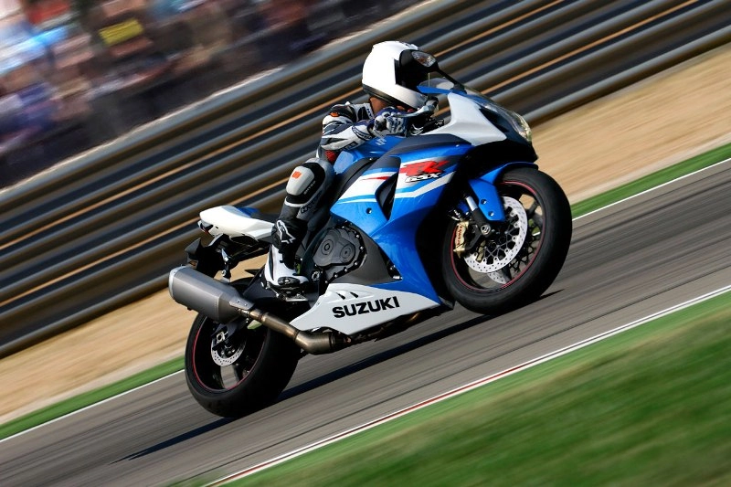 Suzuki triệu hồi 23000 chiếc sportbike gsx-r750 và gsx-r1000