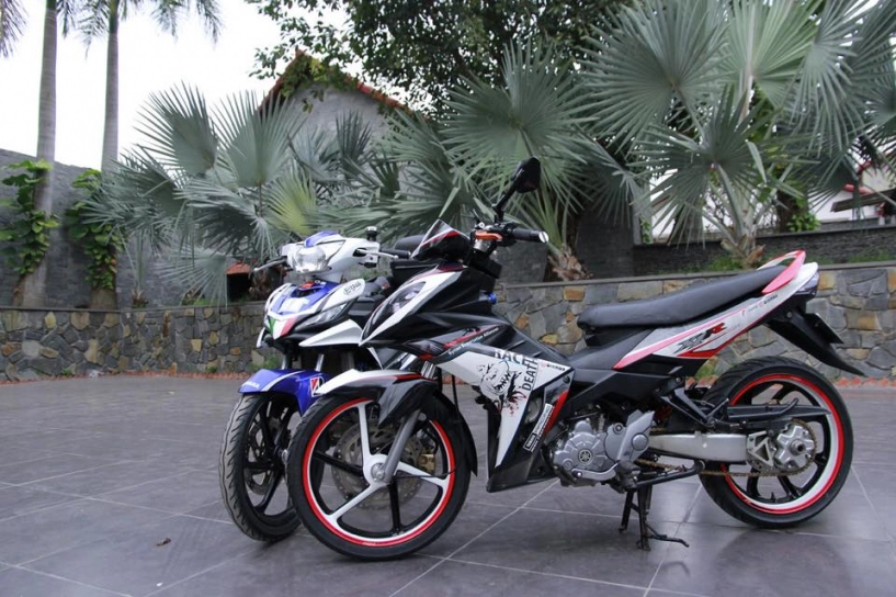 Yamaha x1r chói lòa dưới nắng