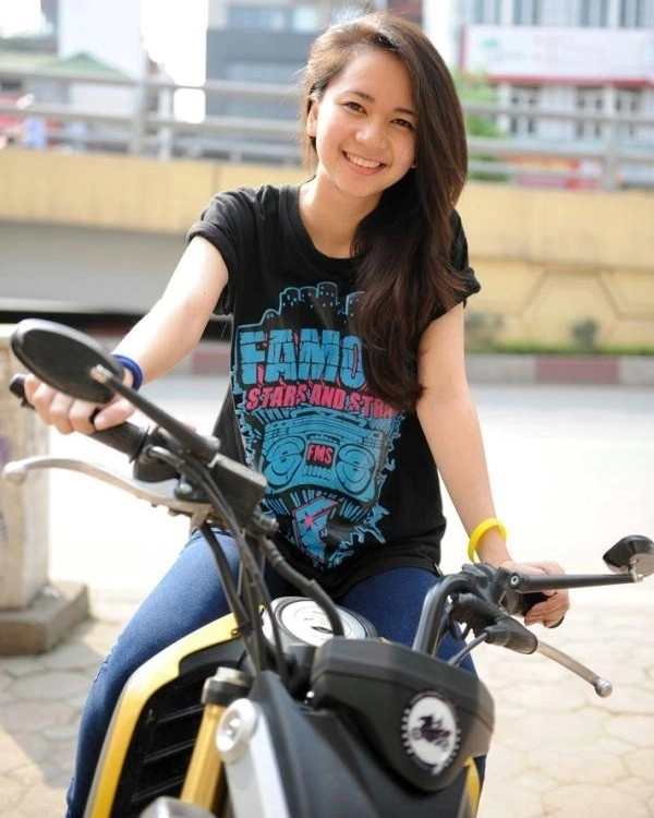 4 nữ biker 9x với niềm đam mê xe côn tay