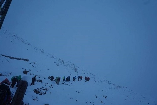 48g sống sót kỳ diệu của cô gái việt trong cơn bão tuyết ở himalaya