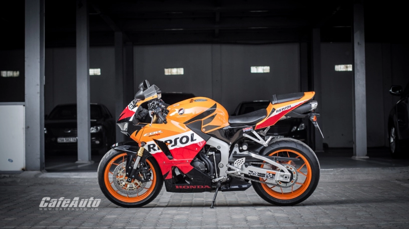 Cận cảnh honda cbr600rr 2014 đầu tiên tại hà nội