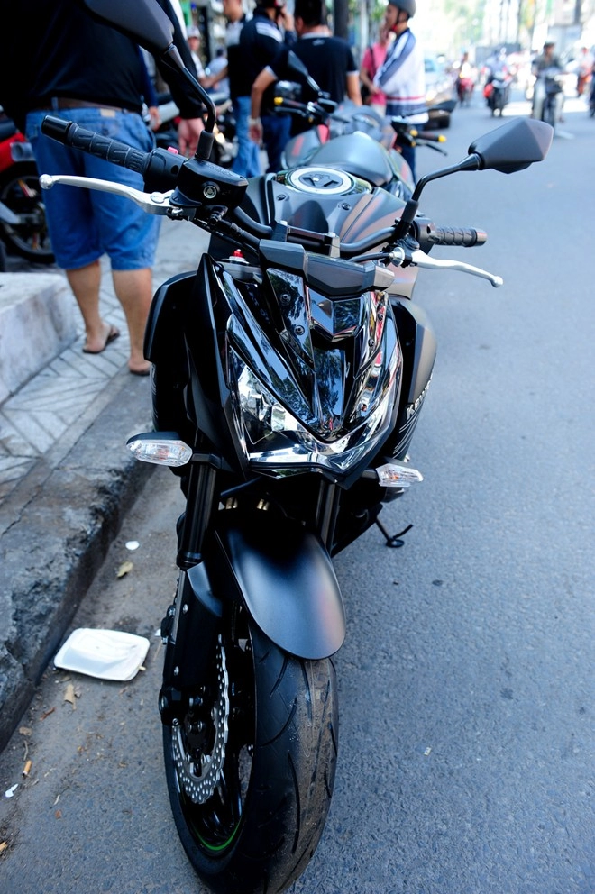 Cận cảnh kawasaki z800 mẫu xe nakedbike giá rẻ tại việt nam