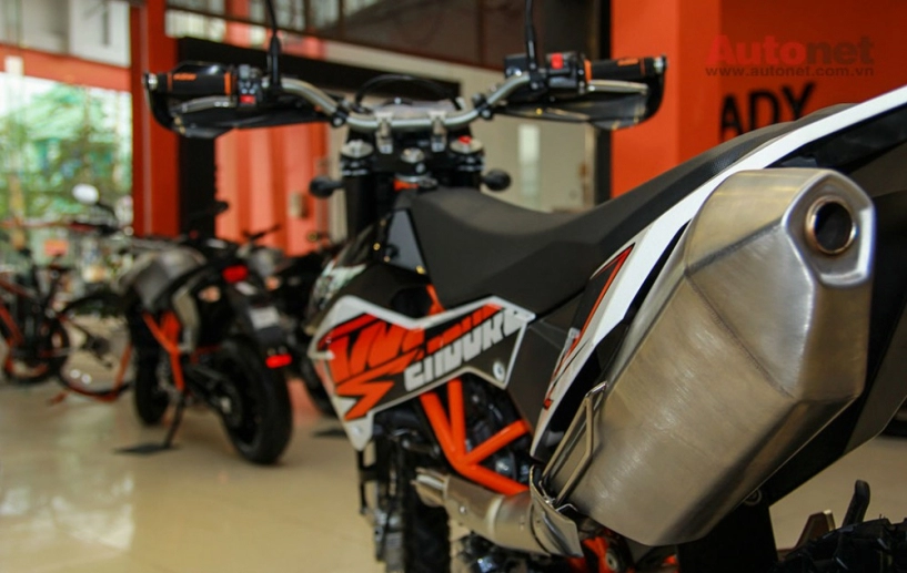 Cận cảnh ktm enduro 690 r 2014 đầu tiên tại việt nam