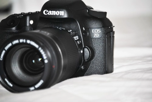 Canon sẽ sử dụng cảm biến sony trên máy dslr vào năm 2015