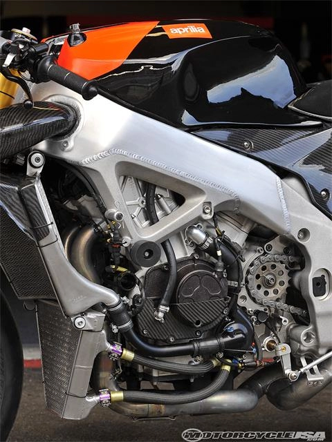 Chùm ảnh aprilia racing rsv4r world superbike