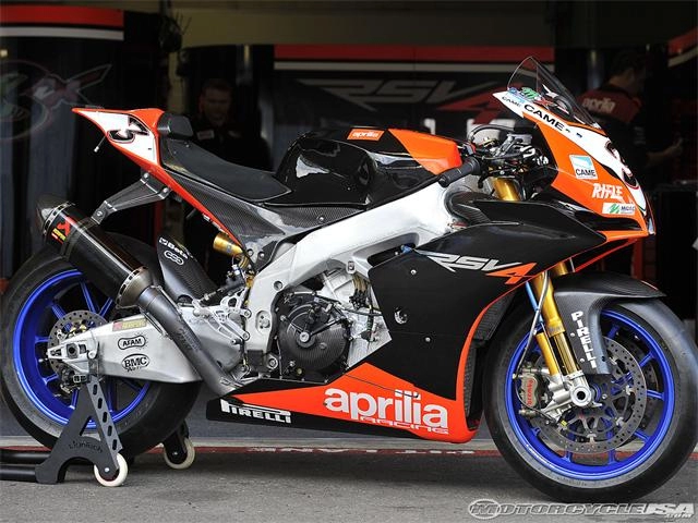 Chùm ảnh aprilia racing rsv4r world superbike